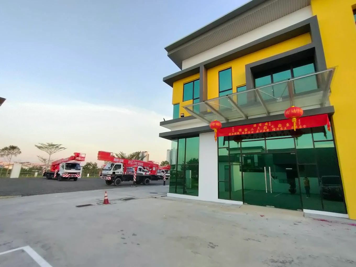 Min Sin Skylift rental equipment